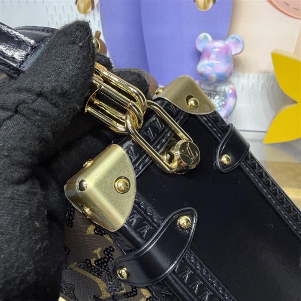 2026124134431740 270